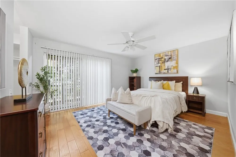 2311 4th Street #106 Santa Monica, CA 90405
