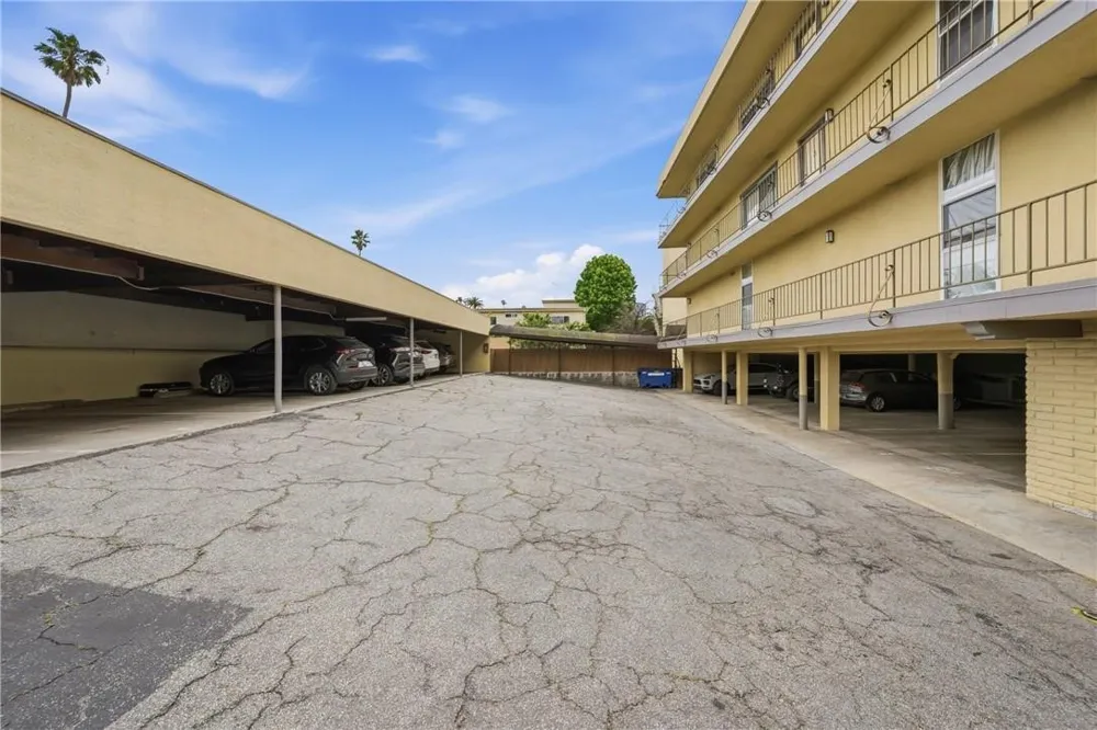 2311 4th Street #106 Santa Monica, CA 90405