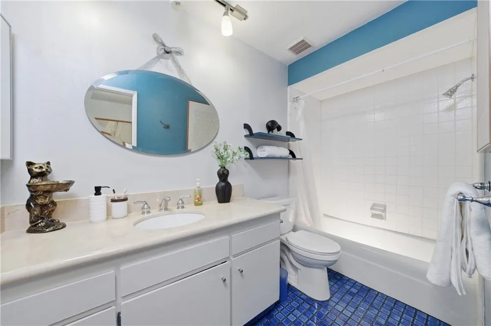 2311 4th Street #106 Santa Monica, CA 90405