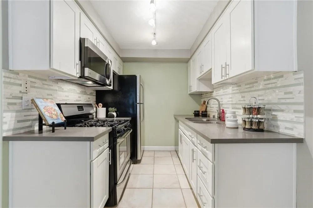 2311 4th Street #106 Santa Monica, CA 90405