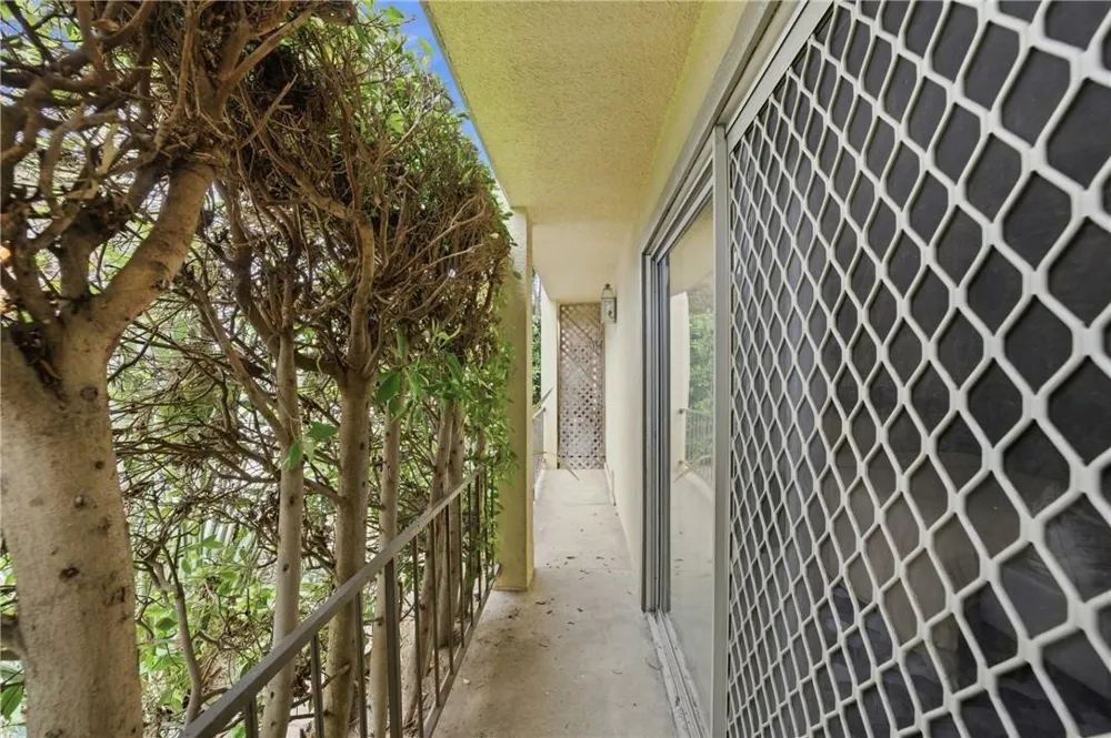 2311 4th Street #106 Santa Monica, CA 90405
