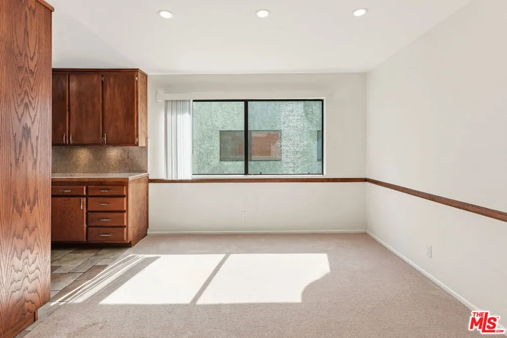 11643 Chandler Boulevard #111 Valley Village, CA 91601