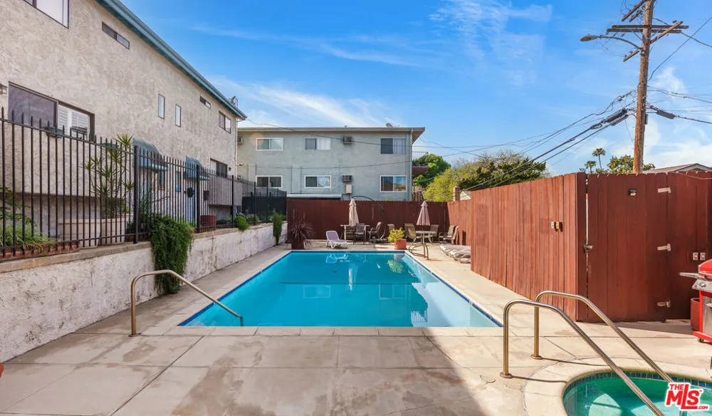 11643 Chandler Boulevard #111 Valley Village, CA 91601