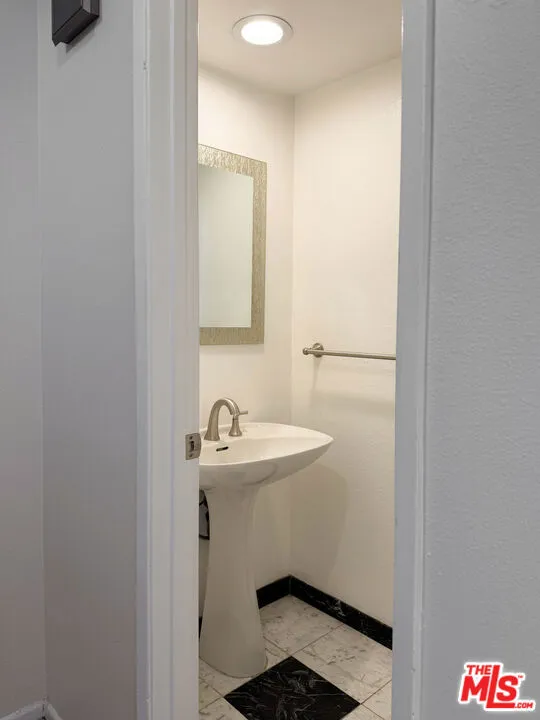 11643 Chandler Boulevard #111 Valley Village, CA 91601