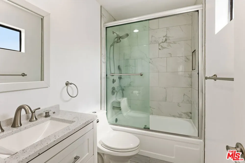 11643 Chandler Boulevard #111 Valley Village, CA 91601