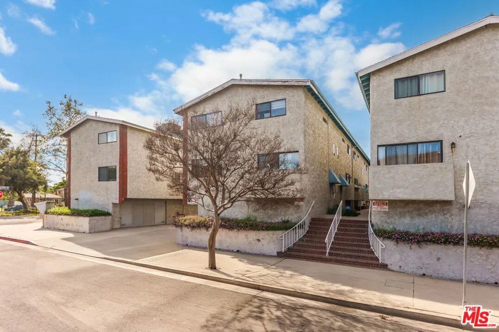 11643 Chandler Boulevard #111 Valley Village, CA 91601