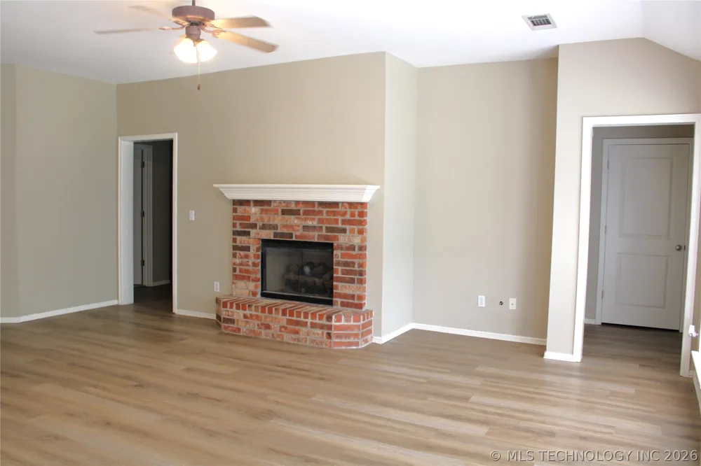 12007 S Cedar Avenue Jenks, OK 74037