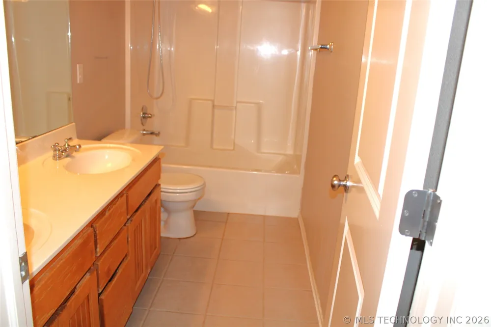 12007 S Cedar Avenue Jenks, OK 74037