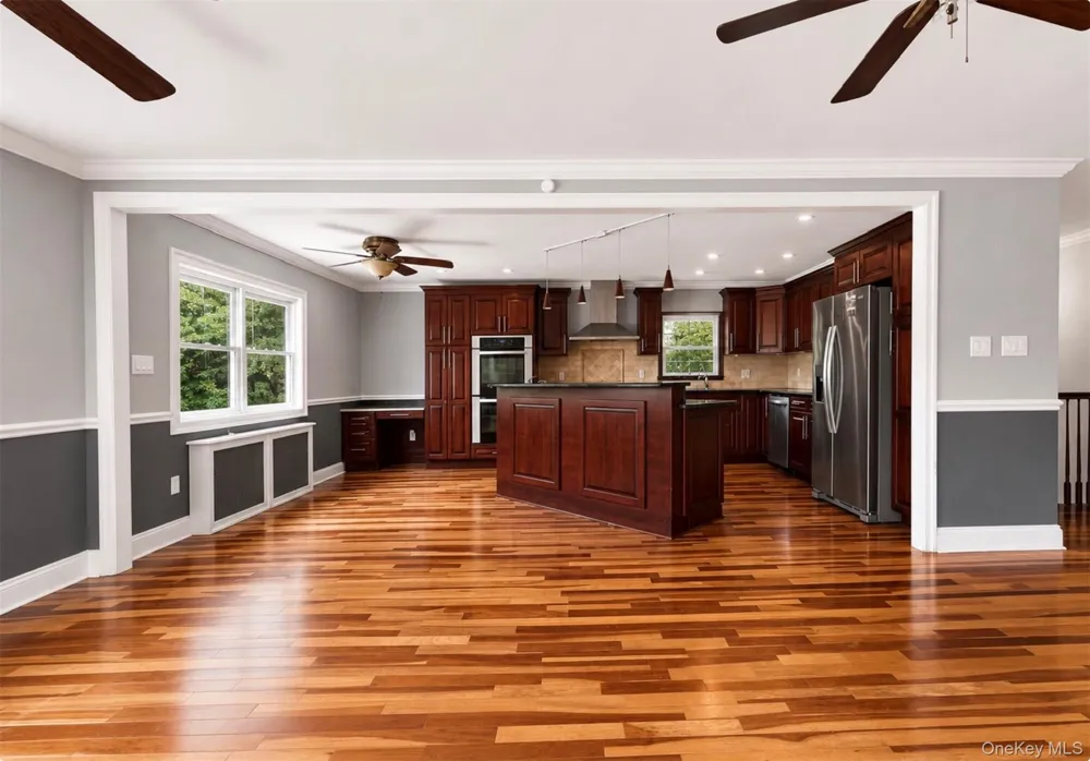 21 Vailshire Circle Nanuet, NY 10954