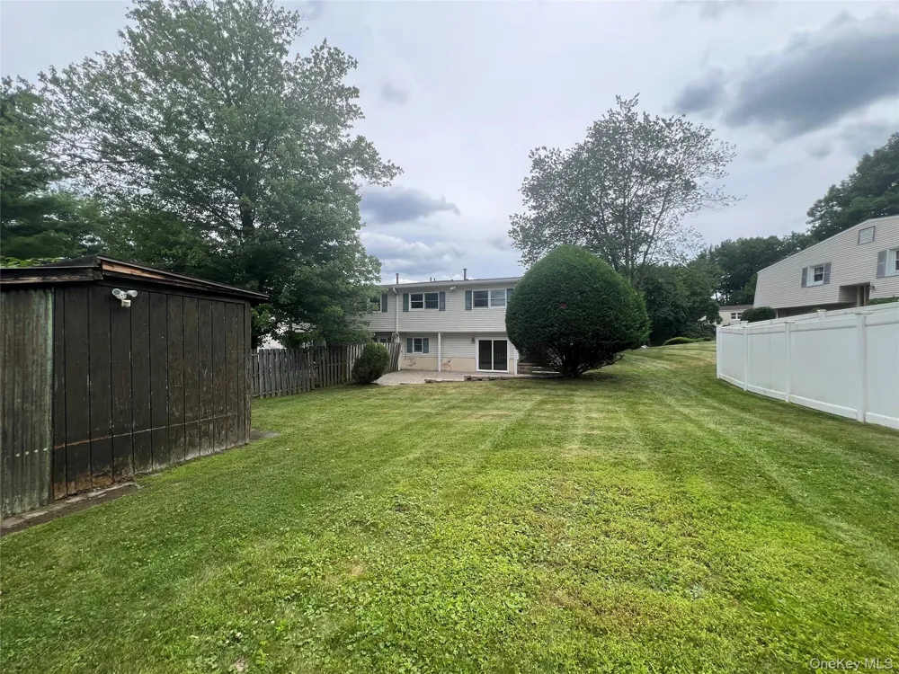 21 Vailshire Circle Nanuet, NY 10954