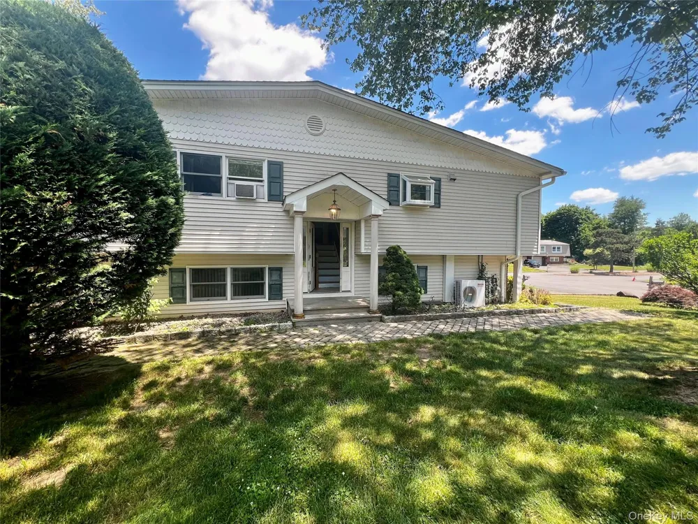 21 Vailshire Circle Nanuet, NY 10954
