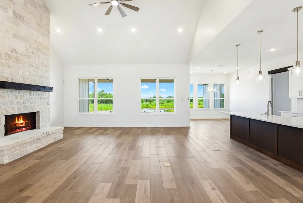 313 FARMHOUSE DRIVE Marion, TX 78124