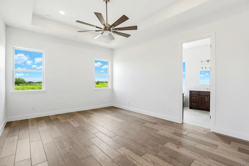 313 FARMHOUSE DRIVE Marion, TX 78124