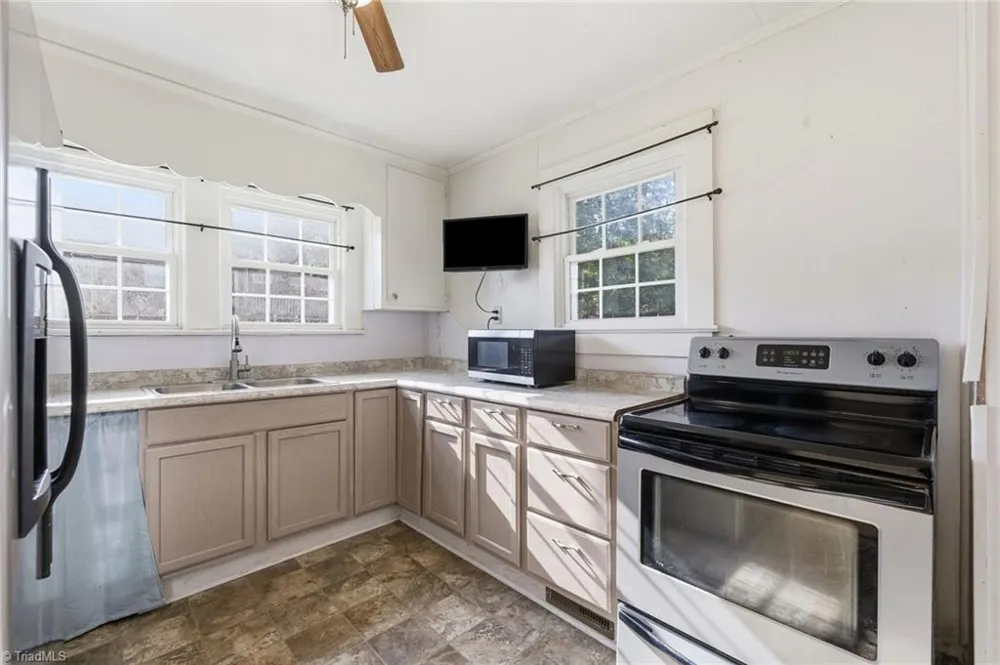 401 Sunset Drive Randleman, NC 27317