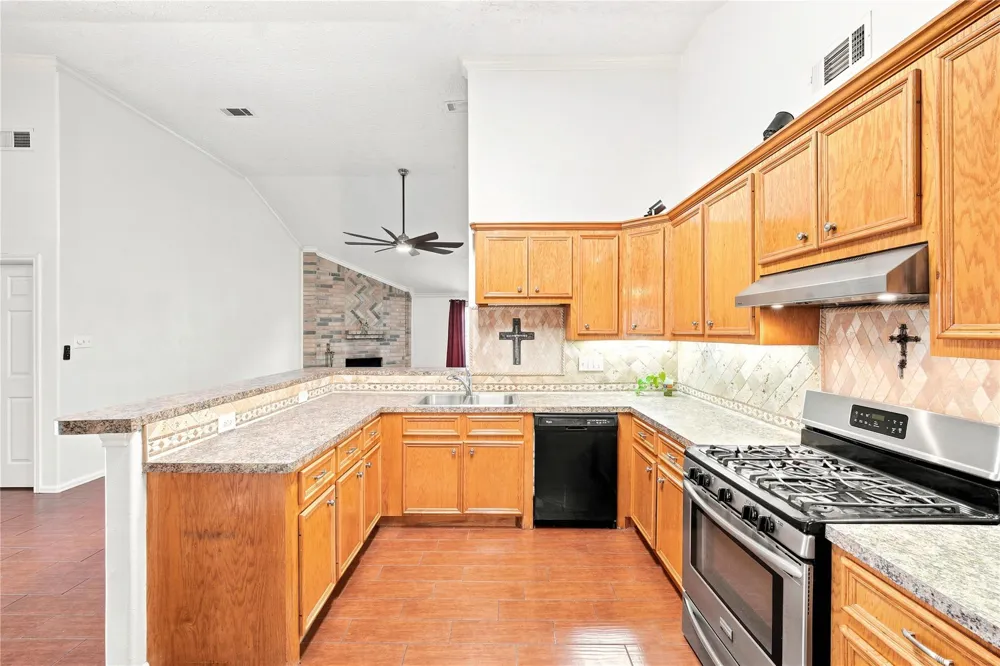 1414 Great Dover Circle Channelview, TX 77530