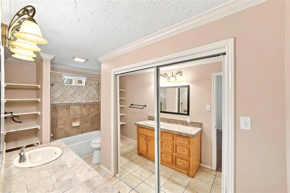 1414 Great Dover Circle Channelview, TX 77530