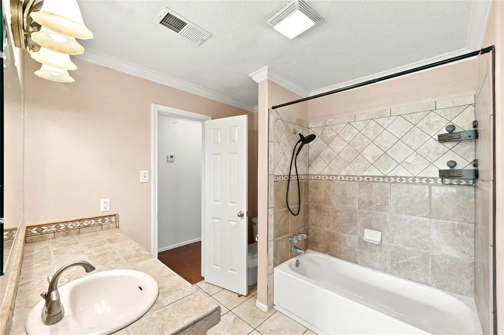 1414 Great Dover Circle Channelview, TX 77530
