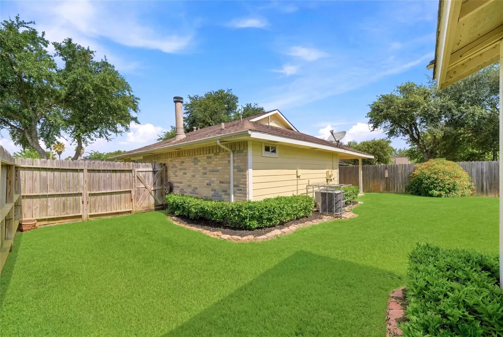 1414 Great Dover Circle Channelview, TX 77530
