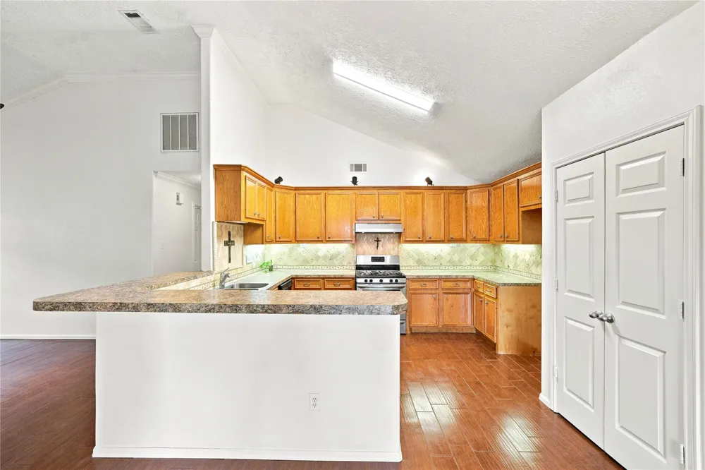 1414 Great Dover Circle Channelview, TX 77530