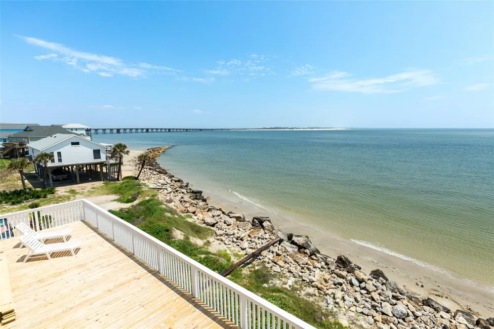 13030 Jolly Roger Freeport, TX 77541