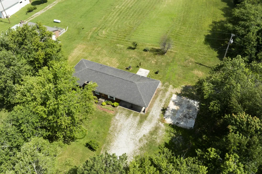 13210 Betts Rd Greenbrier, TN 37073