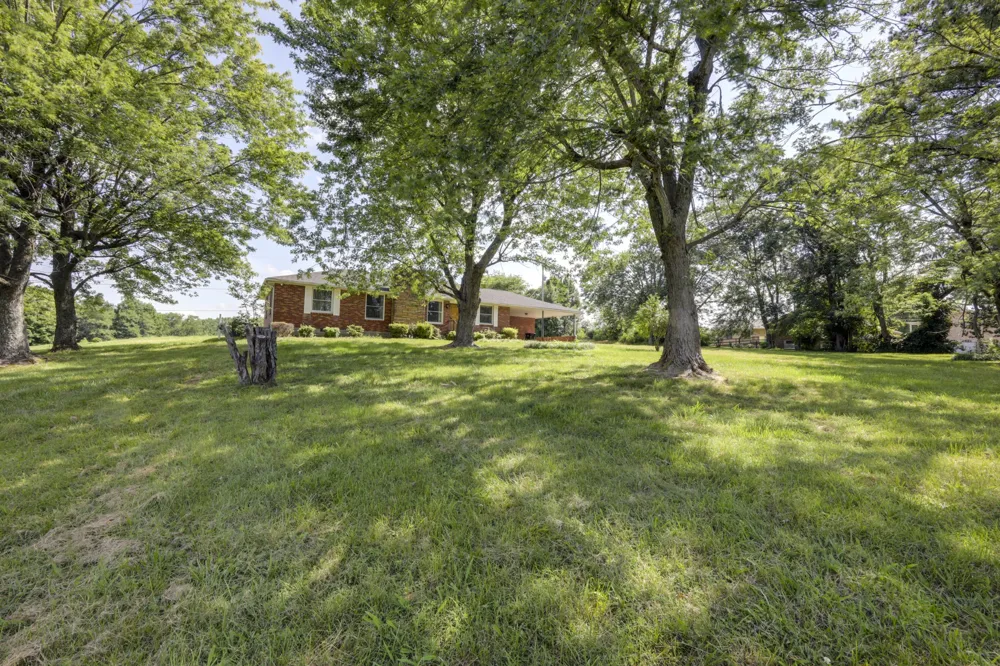 13210 Betts Rd Greenbrier, TN 37073