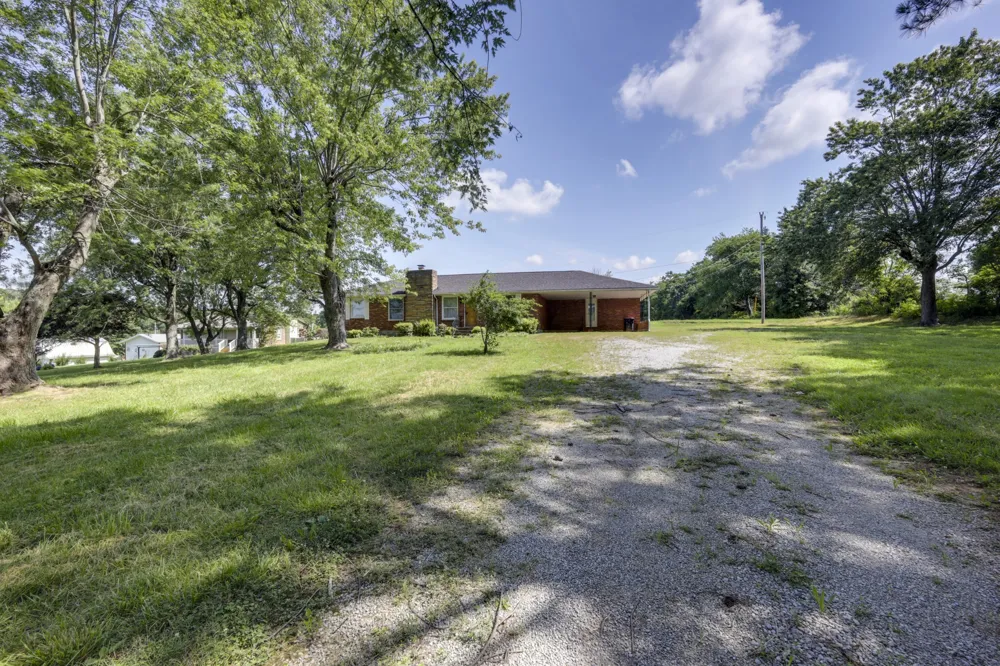 13210 Betts Rd Greenbrier, TN 37073