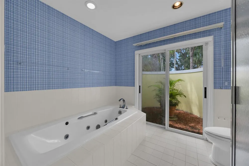 7107 SE Golfhouse Drive Hobe Sound, FL 33455