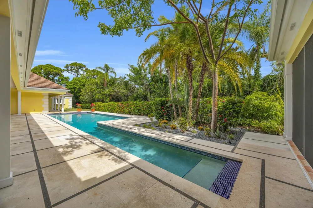 7107 SE Golfhouse Drive Hobe Sound, FL 33455