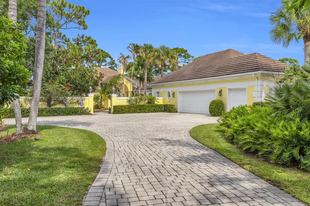 7107 SE Golfhouse Drive Hobe Sound, FL 33455