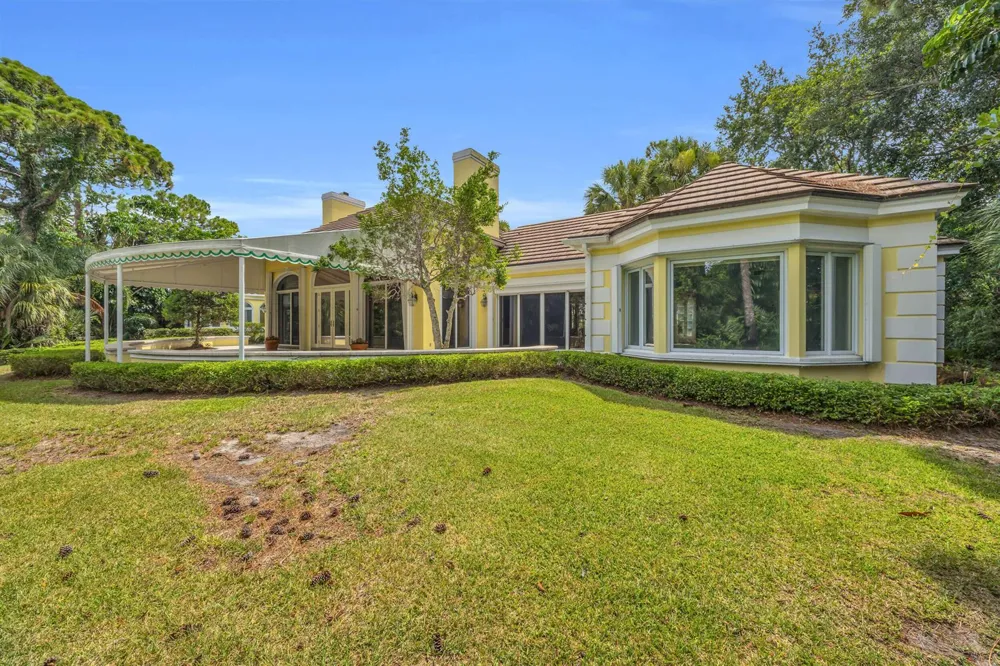 7107 SE Golfhouse Drive Hobe Sound, FL 33455