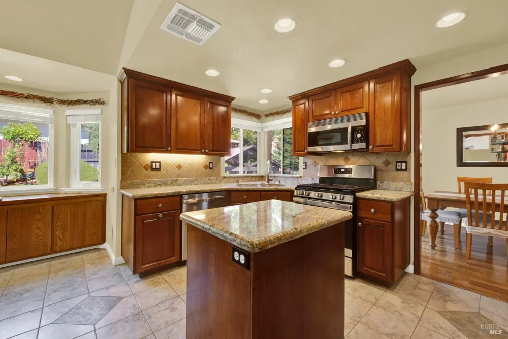 212 Wrentham Drive Vacaville, CA 95688