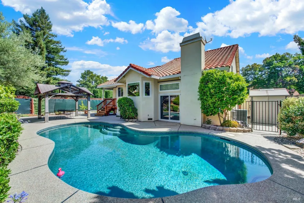 212 Wrentham Drive Vacaville, CA 95688