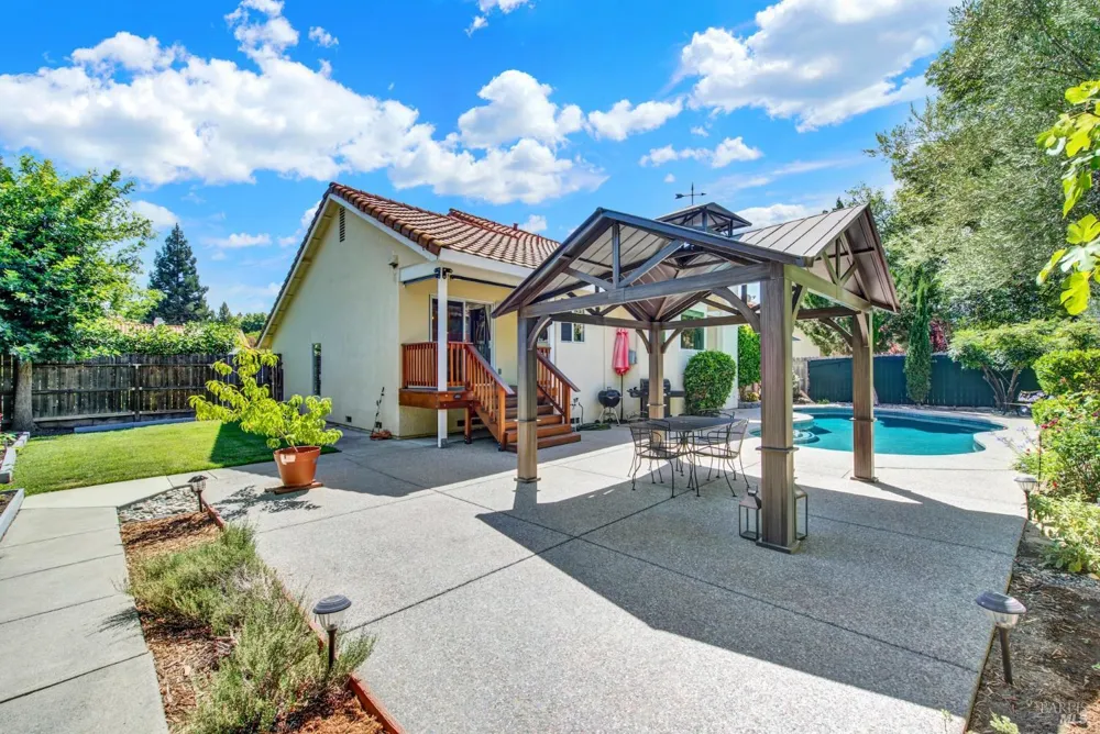212 Wrentham Drive Vacaville, CA 95688
