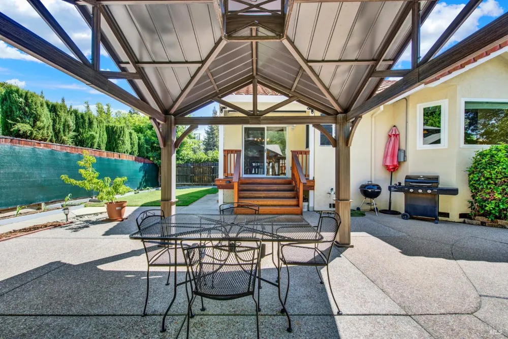 212 Wrentham Drive Vacaville, CA 95688