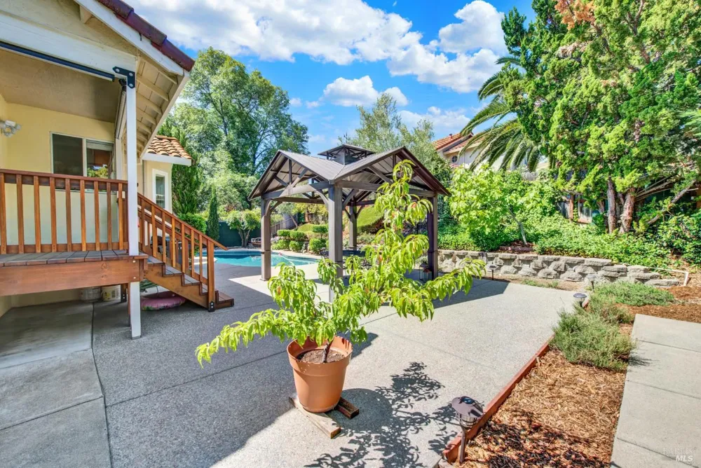 212 Wrentham Drive Vacaville, CA 95688