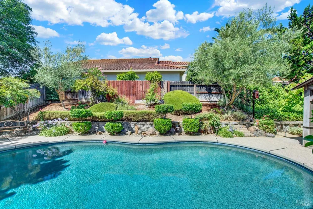 212 Wrentham Drive Vacaville, CA 95688