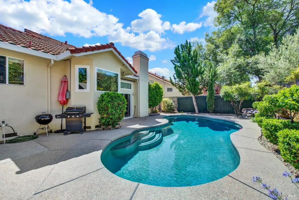 212 Wrentham Drive Vacaville, CA 95688