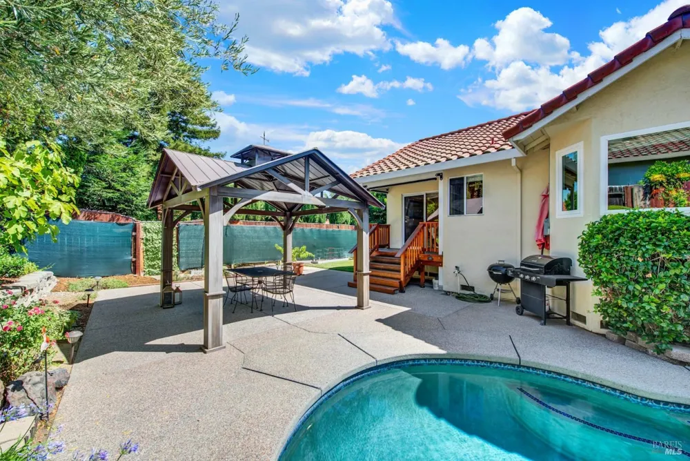 212 Wrentham Drive Vacaville, CA 95688