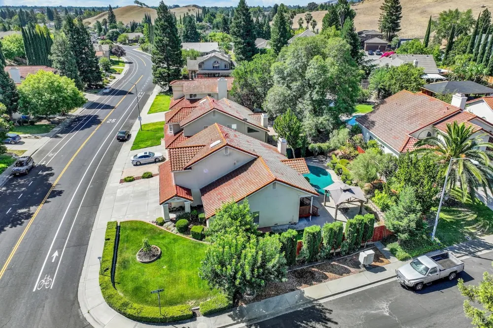 212 Wrentham Drive Vacaville, CA 95688