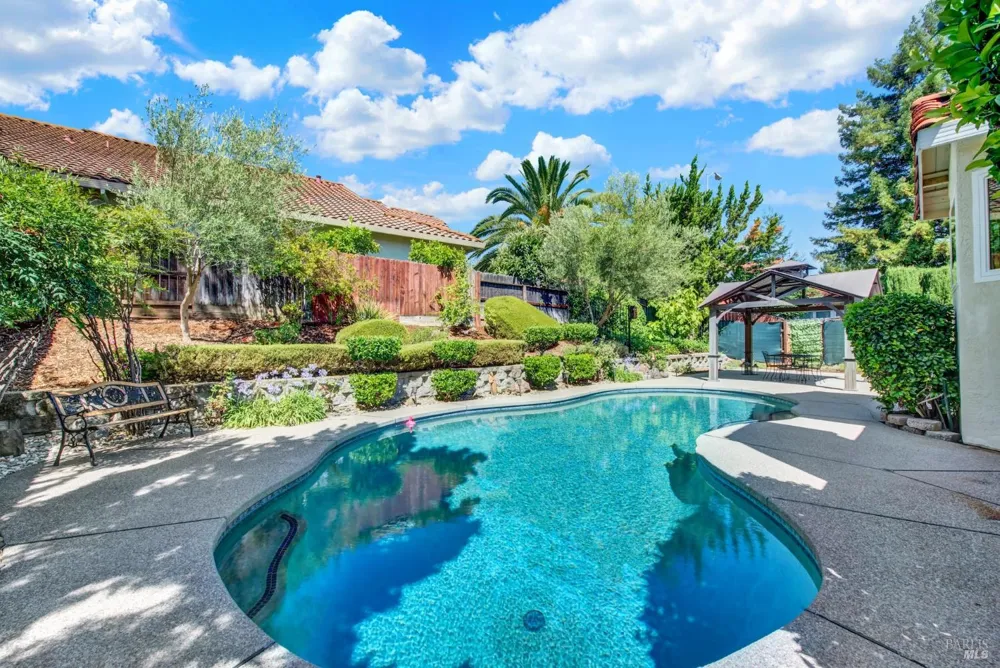 212 Wrentham Drive Vacaville, CA 95688