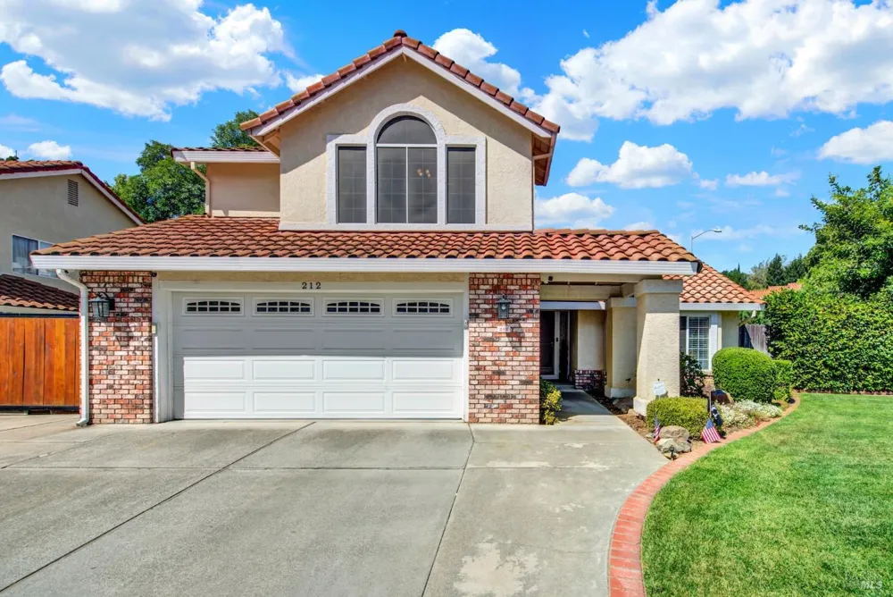 212 Wrentham Drive Vacaville, CA 95688