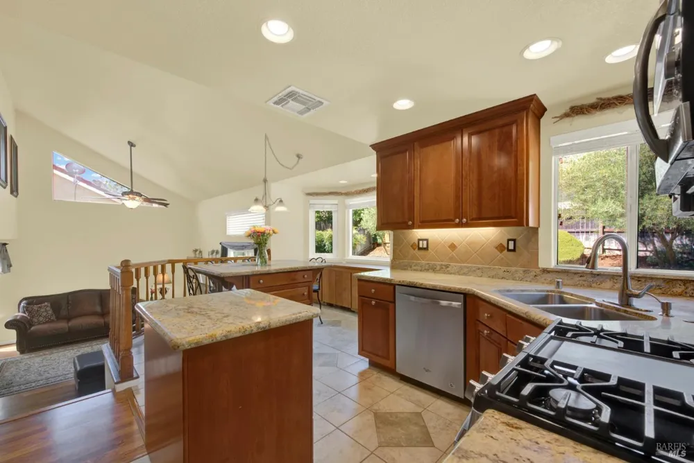 212 Wrentham Drive Vacaville, CA 95688