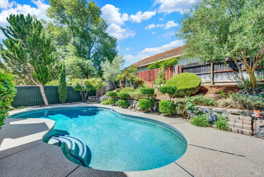 212 Wrentham Drive Vacaville, CA 95688