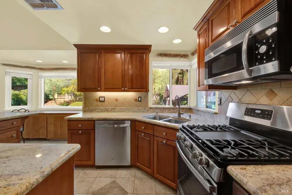 212 Wrentham Drive Vacaville, CA 95688