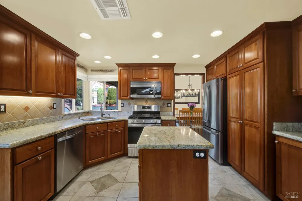 212 Wrentham Drive Vacaville, CA 95688