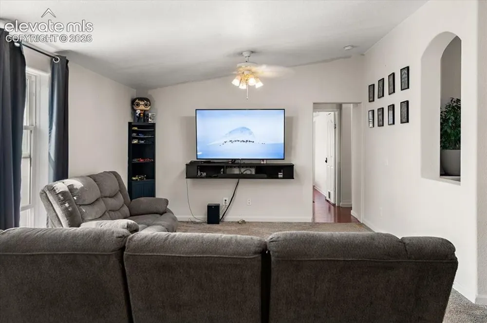 544 Raymont Drive Pueblo, CO 81007