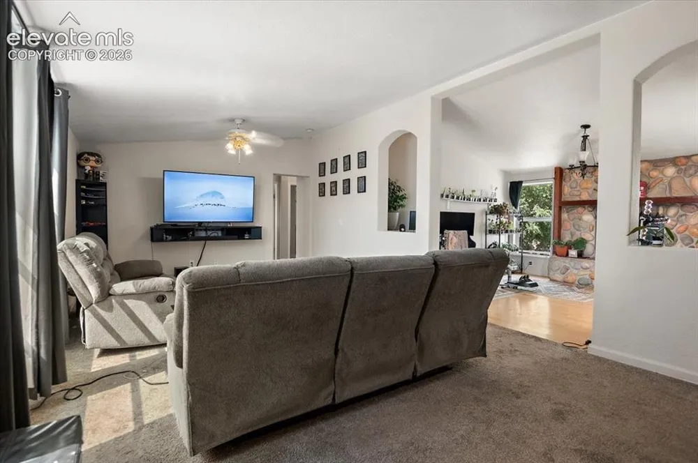 544 Raymont Drive Pueblo, CO 81007