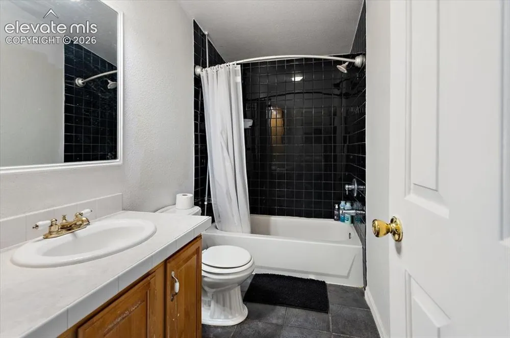 544 Raymont Drive Pueblo, CO 81007