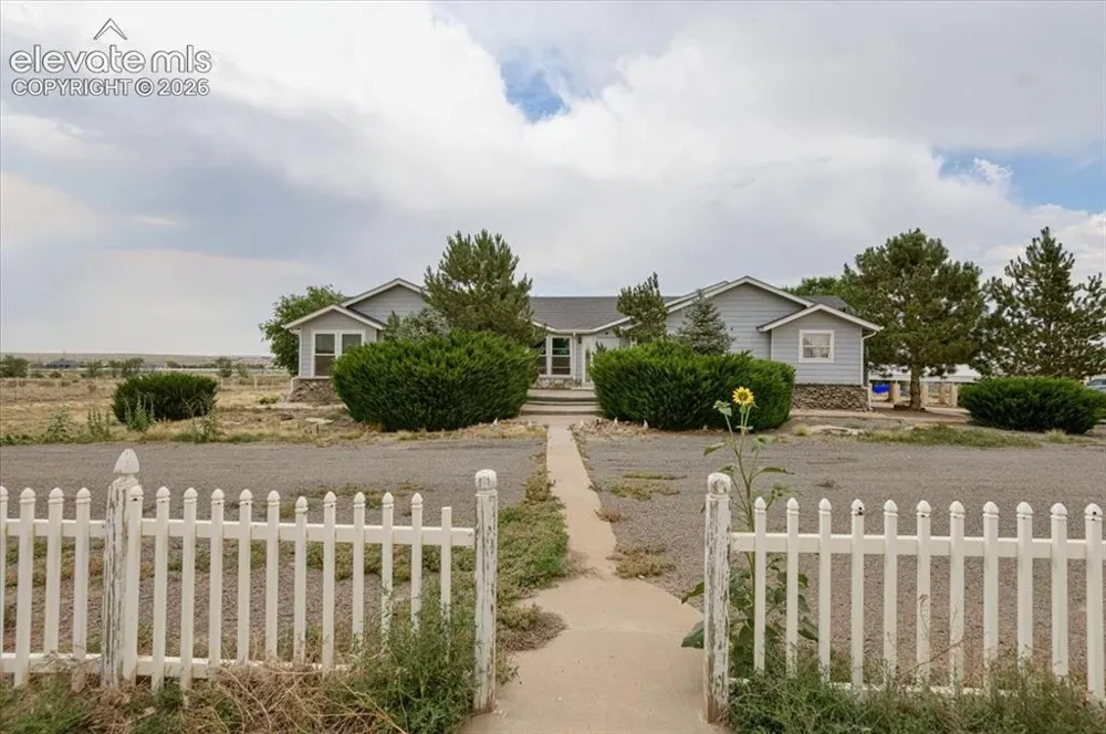544 Raymont Drive Pueblo, CO 81007